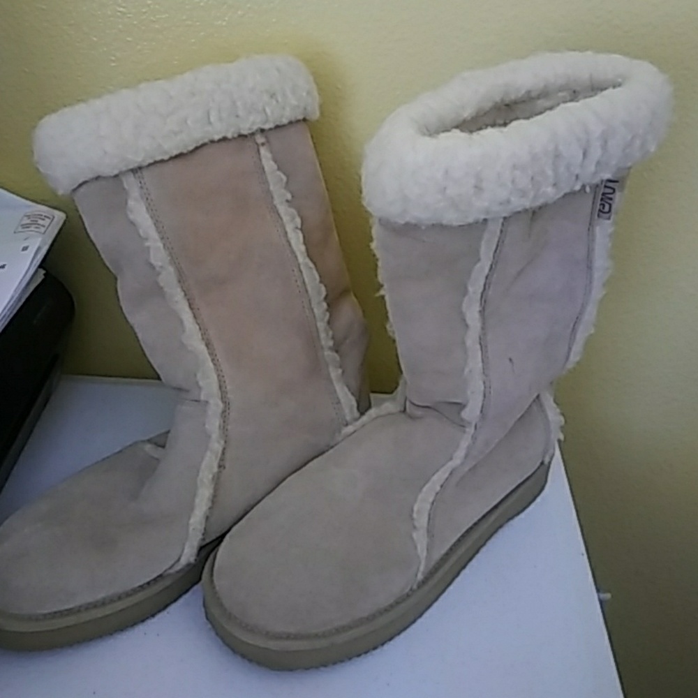 Wool boots